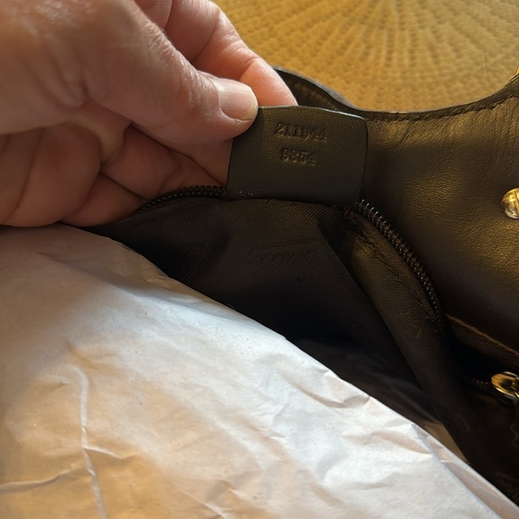 Gucci Handbag - Picture 6 of 10